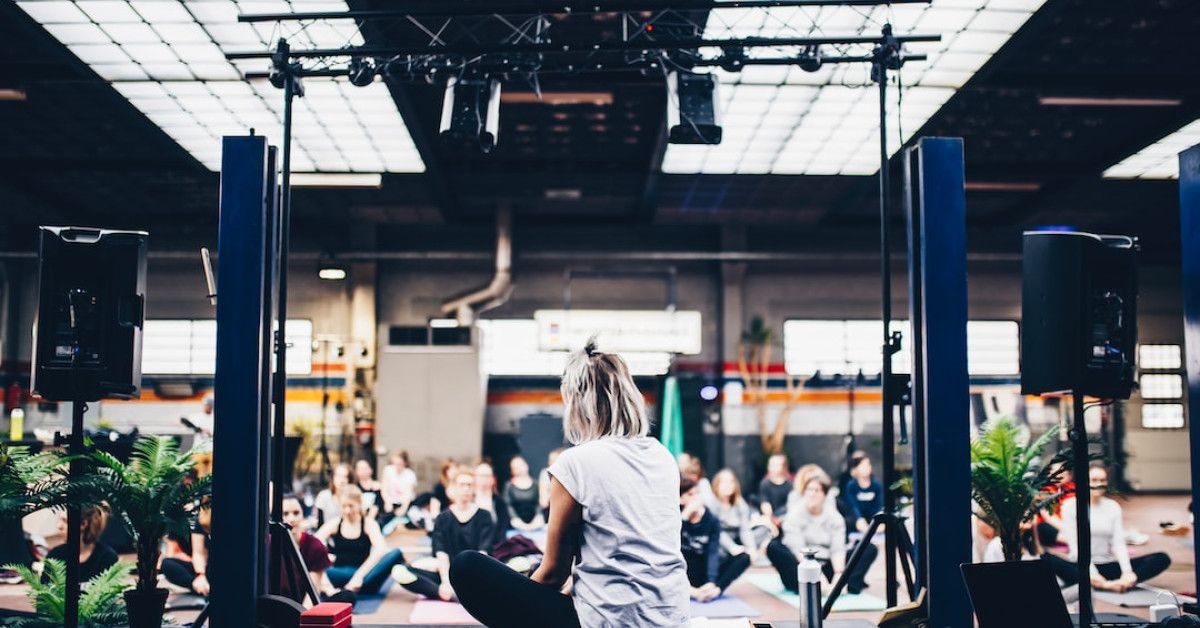 Stylish and Respectful Celebration of Life Event Fashion Ideas