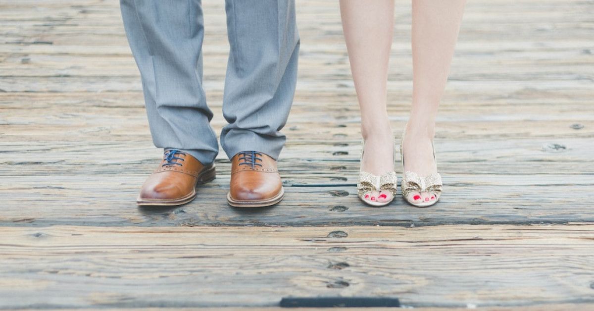 Image depicting 10 romantic wedding gift ideas for husbands-to-be