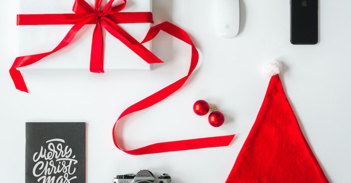 Explore 10 Amazing Anniversary Gift Ideas to Delight Your Partner