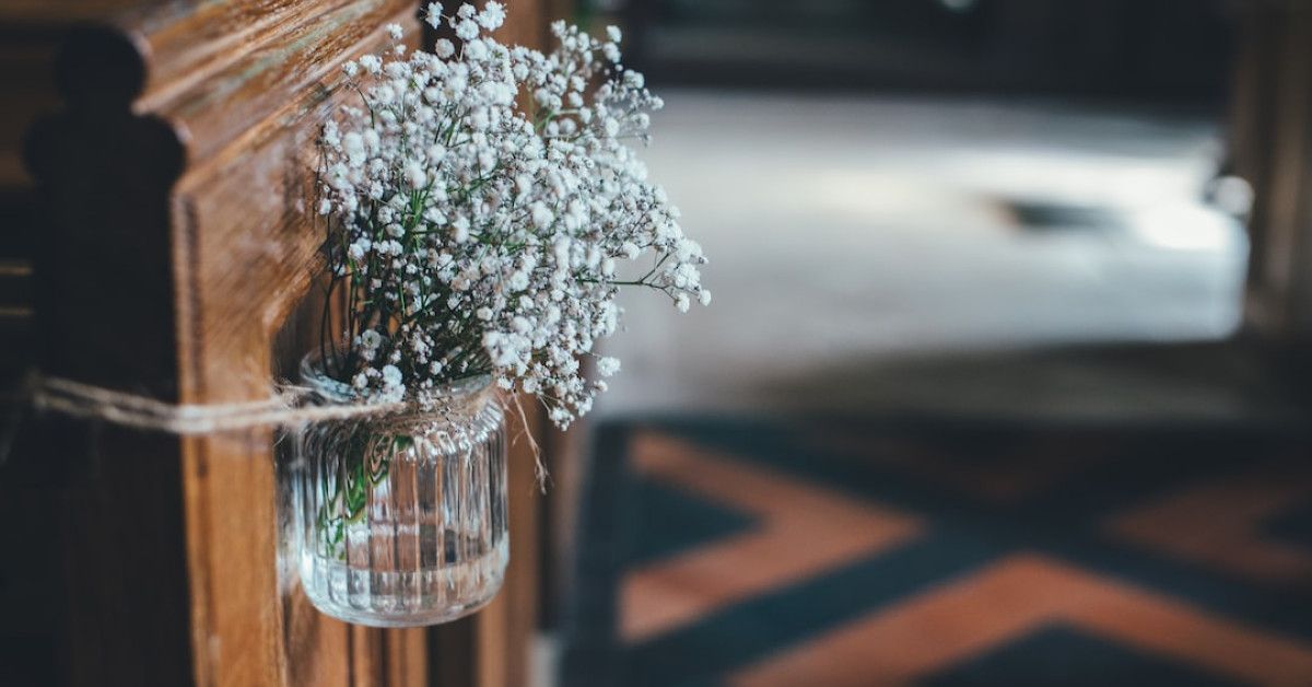 Romantic first wedding anniversary ideas for an unforgettable celebration.